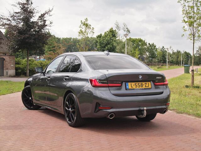 BMW 3-SERIE 320i Business Edition | Apple Carplay | Trekhaak | Cruise Control | Automaat | Parkeersensoren |