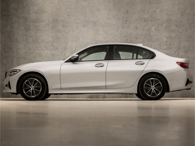 BMW 3-SERIE 318i Executive Sportline 157Pk Automaat (APPLE CARPLAY, GROOT NAVI, CAMERA, TREKHAAK, SPORTSTOELEN, CRUISE, PARKEERSENSOREN, LANE ASSIST, NIEUWSTAAT)