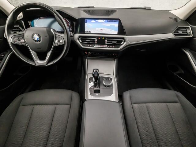 BMW 3-SERIE 318i Executive Sportline 157Pk Automaat (APPLE CARPLAY, GROOT NAVI, CAMERA, TREKHAAK, SPORTSTOELEN, CRUISE, PARKEERSENSOREN, LANE ASSIST, NIEUWSTAAT)