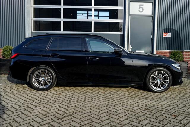 BMW 3-SERIE Touring 320d High Executive