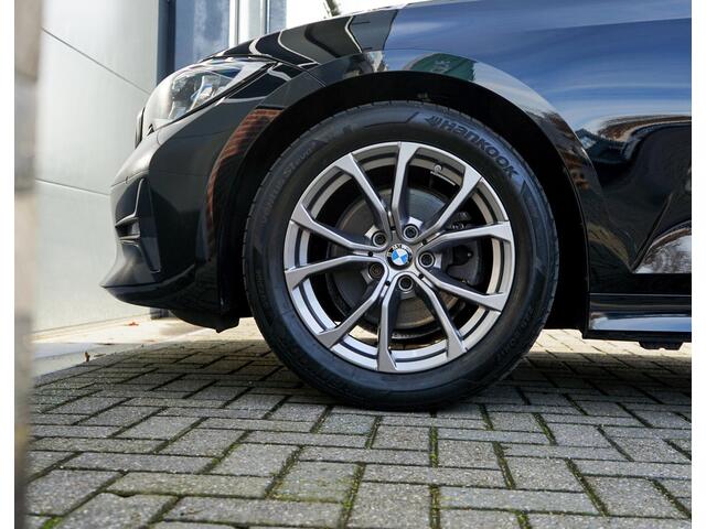 BMW 3-SERIE Touring 320d High Executive