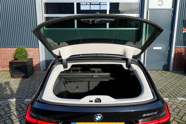 BMW 3-SERIE Touring 320d High Executive