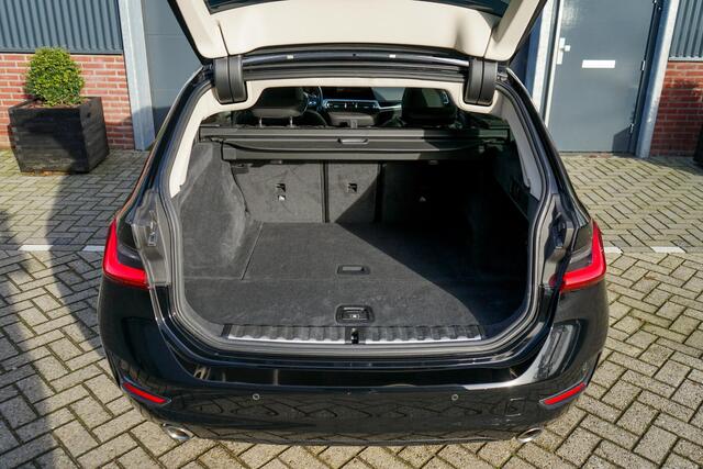 BMW 3-SERIE Touring 320d High Executive