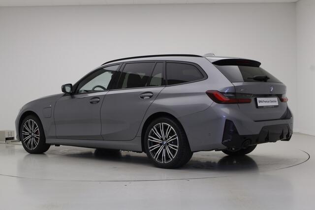 BMW 3-SERIE 330e xDrive | LCI | M Sport Pro | Panorama | M Stoelen | Harmen Kardon | Driver Ass Prof | Trekhaak | Memory Stoelen | Shadow Line | BSI 3jr - 40.000 km