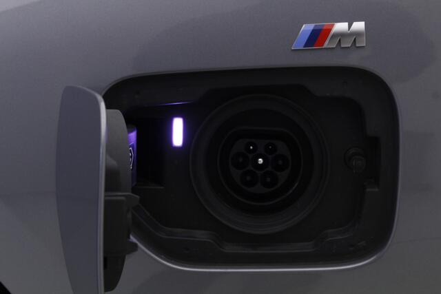 BMW 3-SERIE 330e xDrive | LCI | M Sport Pro | Panorama | M Stoelen | Harmen Kardon | Driver Ass Prof | Trekhaak | Memory Stoelen | Shadow Line | BSI 3jr - 40.000 km
