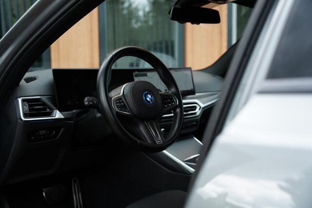 BMW 3-SERIE 330e Touring | Facelift | M-Sport | Skyscraper