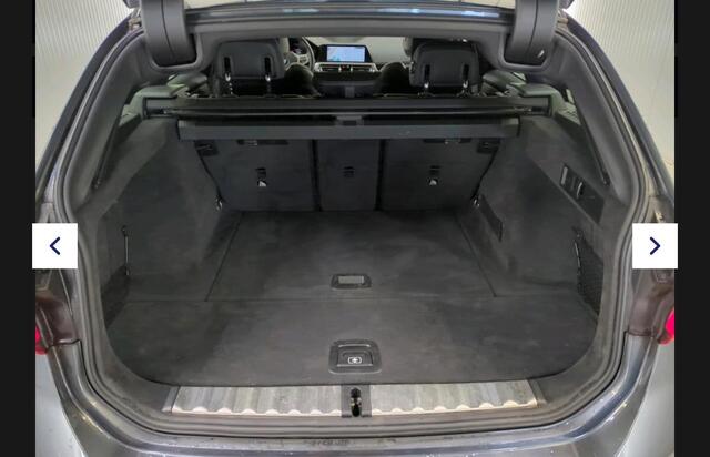 BMW 3-SERIE Touring 320i Executive Edition Sfeer Verlichting | Black Optic | Sportstoelen | 18-Inch | NL-Auto |