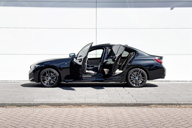BMW 3-SERIE Sedan 330e