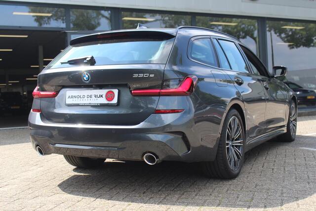 BMW 3-SERIE Touring 330e Business Edition Plus