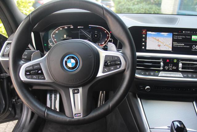 BMW 3-SERIE Touring 330e Business Edition Plus