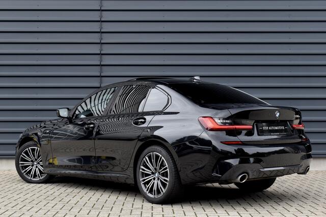 BMW 3-SERIE 330e High Executive M Sport | Schuif/Kanteldak | ACC | Laser Light | Memory | Head-Up | Adaptief Onderstel |