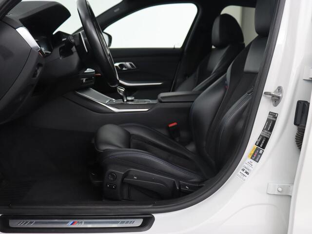 BMW 3-SERIE 320e M Sport | Head-Up | LaserLight | Stoelverwarming | Adaptive cruise | Sfeerverlichting | Carplay | Sportstoelen