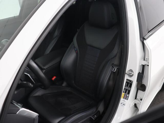 BMW 3-SERIE 320e M Sport | Head-Up | LaserLight | Stoelverwarming | Adaptive cruise | Sfeerverlichting | Carplay | Sportstoelen