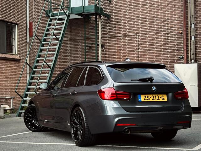 BMW 3-SERIE Touring 318i M Sport Corporate Lease NL AUTO | DEALER ONDERH | LEDER | ELEKTRISCH TREKHAAK | TOP STAAT.