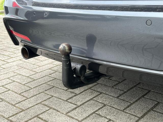 BMW 3-SERIE Touring 318i M Sport Corporate Lease NL AUTO | DEALER ONDERH | LEDER | ELEKTRISCH TREKHAAK | TOP STAAT.