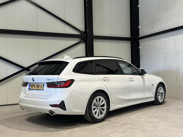BMW 3-SERIE Touring 320e Business Aut. | panorama | navi | trekhaak | CarPlay |