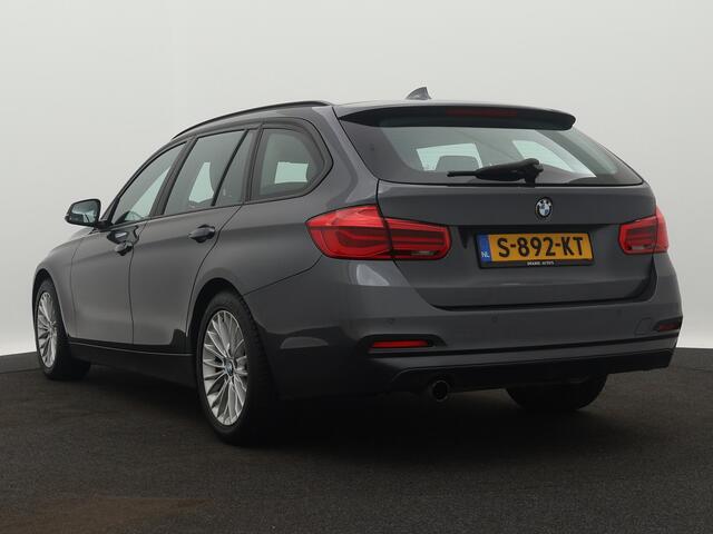 BMW 3-SERIE Touring 318i Executive / Let op! Auto verbruikt olie / Handel of Export / Navigatie / Cruise-ctr. / Airco / leder / Trekhaak / Apk 12-2026