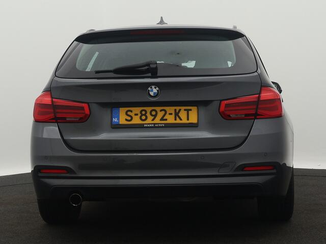 BMW 3-SERIE Touring 318i Executive / Let op! Auto verbruikt olie / Handel of Export / Navigatie / Cruise-ctr. / Airco / leder / Trekhaak / Apk 12-2026