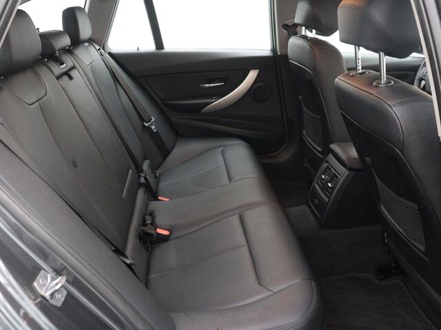 BMW 3-SERIE Touring 318i Executive / Let op! Auto verbruikt olie / Handel of Export / Navigatie / Cruise-ctr. / Airco / leder / Trekhaak / Apk 12-2026