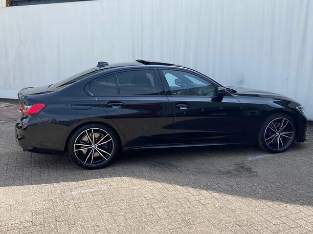 BMW 3-SERIE 330i M-Sport Panorama / Harman Kardon / Leder / M-Performance