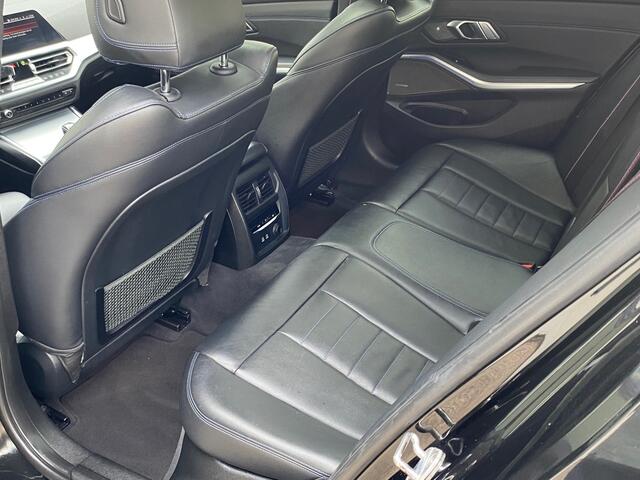 BMW 3-SERIE 330i M-Sport Panorama / Harman Kardon / Leder / M-Performance