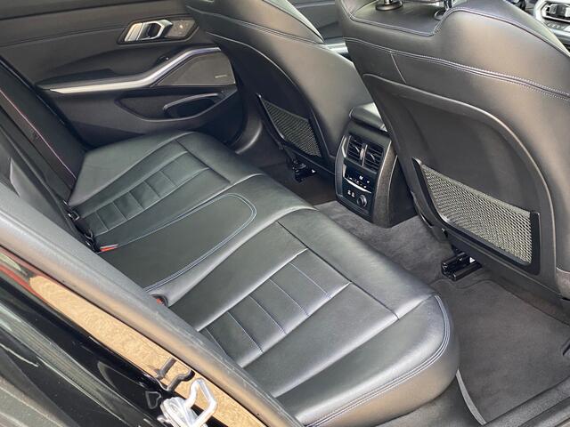 BMW 3-SERIE 330i M-Sport Panorama / Harman Kardon / Leder / M-Performance