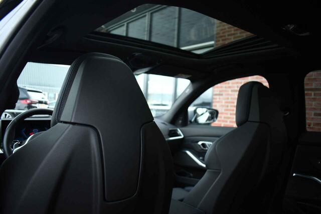 BMW 3-SERIE 330e xDrive M-Sport Pro Pano M-zetels ACC HUD 19inch El-klep