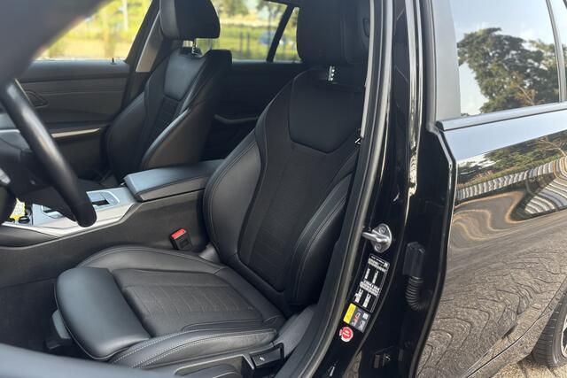BMW 3-SERIE Touring 330e | Sportstoelen | Adaptive Cruise | 360° Camera | Dodehoek sensor | Stoel + Stuurverwarming | 19' Inch