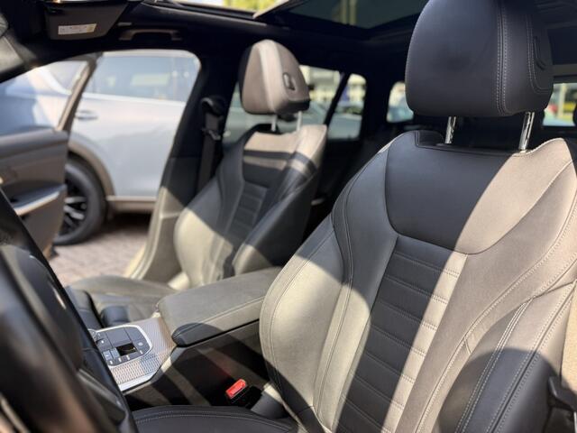 BMW 3-SERIE 320e | Panoramadak | Trekhaak | 19" | Leer