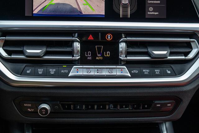 BMW 3-SERIE Touring 330e High Executive Individual