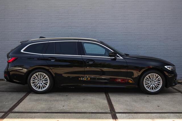 BMW 3-SERIE Touring 330e High Executive Individual