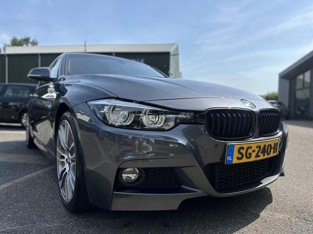 BMW 3-SERIE 320i Edition M Sport Shadow Executive ZEER COMPLEET | UNIEKE KMSTAND! | ORIG. NL | COMPLEET DEALER ONDERHOUDEN | RIJKLAARPIJS INCL. 12mnd BOVAG