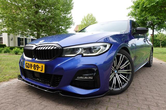 BMW 3-SERIE 330e High Executive | M-Sport | Adaptive Cruise |Schuifdak | Laser koplampen | 360 Camera | H&K | Autopilot | HUD |
