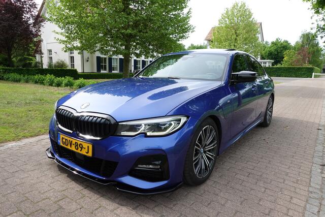 BMW 3-SERIE 330e High Executive | M-Sport | Adaptive Cruise |Schuifdak | Laser koplampen | 360 Camera | H&K | Autopilot | HUD |