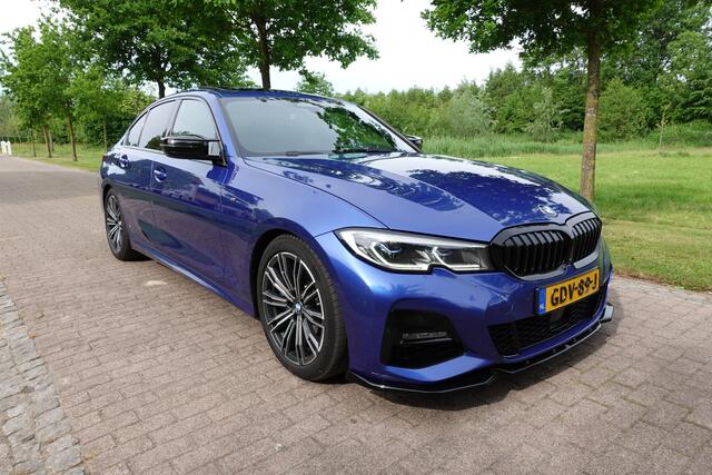 BMW 3-SERIE 330e High Executive | M-Sport | Adaptive Cruise |Schuifdak | Laser koplampen | 360 Camera | H&K | Autopilot | HUD |