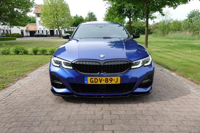 BMW 3-SERIE 330e High Executive | M-Sport | Adaptive Cruise |Schuifdak | Laser koplampen | 360 Camera | H&K | Autopilot | HUD |