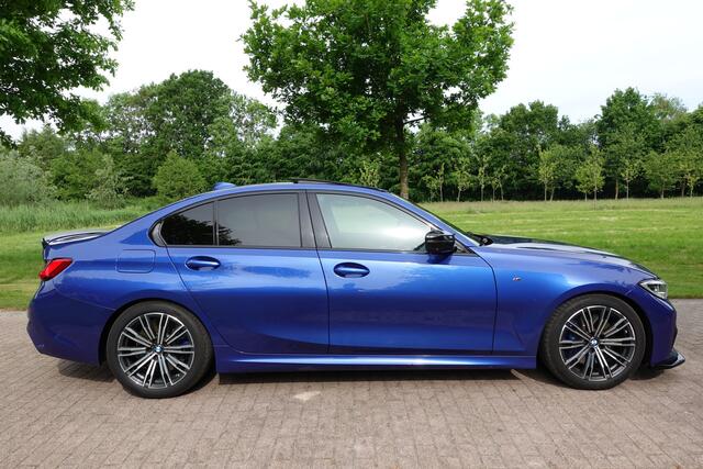 BMW 3-SERIE 330e High Executive | M-Sport | Adaptive Cruise |Schuifdak | Laser koplampen | 360 Camera | H&K | Autopilot | HUD |