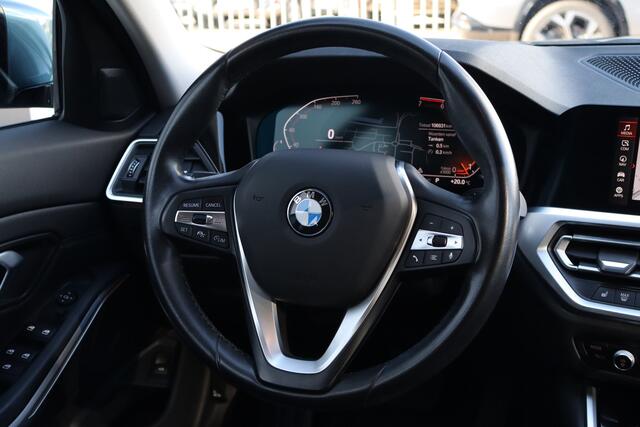 BMW 3-SERIE Touring 320i High Executive | Adap. Cruise | Stoelverwarming | Halfleder | Camera | Navigatie | Carplay