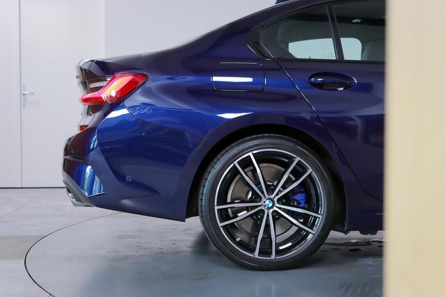BMW 3-SERIE 330e M-sport, Laser, Panoramadak, H&K, Memory, HUD, ACC, Vol met opties!