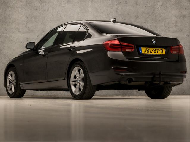 BMW 3-SERIE 318I Sportline Automaat (NAVIGATIE, CLIMATE, LEDER, STOELVERWARMING, SPORTSTOELEN, GETINT GLAS, PARKEERSENSOREN, LED KOPLAMPEN, TREKHAAK, CRUISE, NIEUWSTAAT)