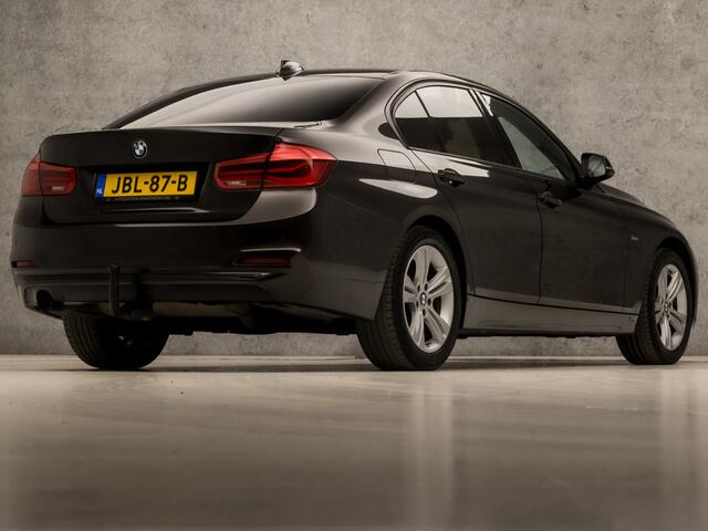BMW 3-SERIE 318I Sportline Automaat (NAVIGATIE, CLIMATE, LEDER, STOELVERWARMING, SPORTSTOELEN, GETINT GLAS, PARKEERSENSOREN, LED KOPLAMPEN, TREKHAAK, CRUISE, NIEUWSTAAT)