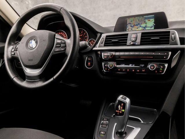 BMW 3-SERIE 318I Sportline Automaat (NAVIGATIE, CLIMATE, LEDER, STOELVERWARMING, SPORTSTOELEN, GETINT GLAS, PARKEERSENSOREN, LED KOPLAMPEN, TREKHAAK, CRUISE, NIEUWSTAAT)