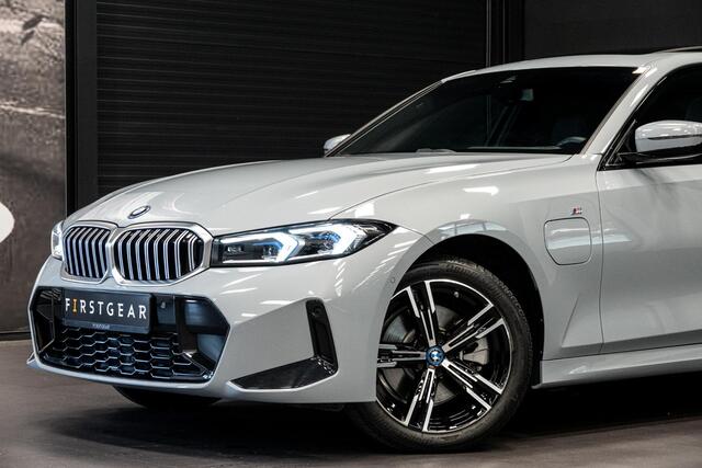 BMW 3-SERIE 330e *M-Sport / Panorama / Head-up Display / Memory / Keyless*
