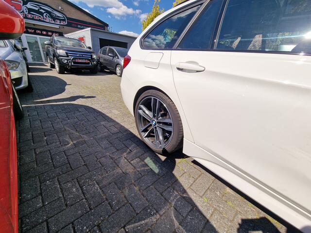 BMW 3-SERIE Touring 335d xDrive High Executive