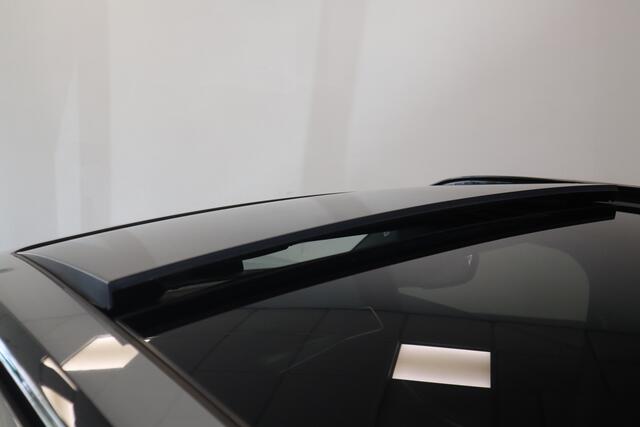 BMW 3-SERIE Touring 320e Schuif/Kanteldak Harman Kardon Head-Up Elek. stoelen