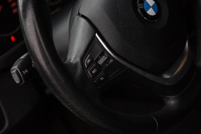 BMW 3-SERIE Touring 318i Centennial Executive , Cruise control, Automaat, Navigatie, Elektrische achterklep