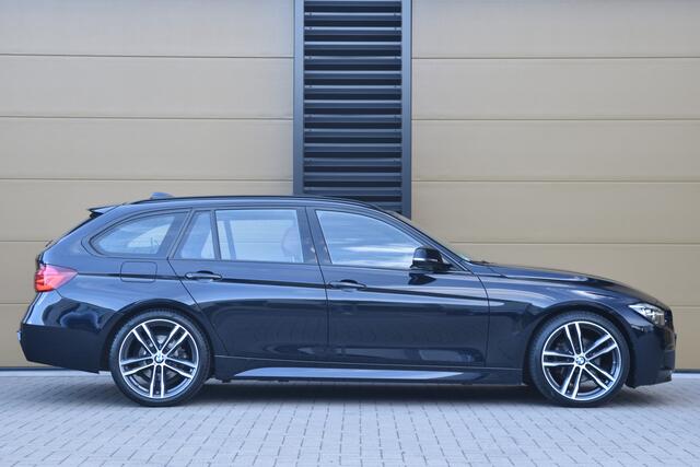 BMW 3-SERIE Touring 320i * M Sportpakket * LED * Panorama dak * Stoelverwarming * Leder *
