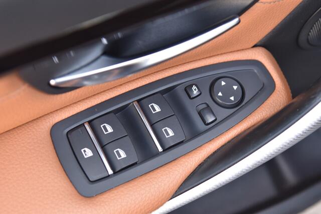 BMW 3-SERIE Touring 320i * M Sportpakket * LED * Panorama dak * Stoelverwarming * Leder *