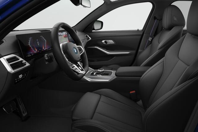BMW 3-SERIE Sedan 330e | M Sport Pro | Comfort Pack | Active Cruise Control | Glazen Schuif-/kanteldak | Adaptieve LED koplampen