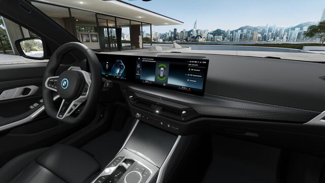 BMW 3-SERIE Touring 330e M Sport Automaat / Trekhaak / Sportstoelen / Achteruitrijcamera / Parking Assistant / Live Cockpit Plus / Stoelverwarming